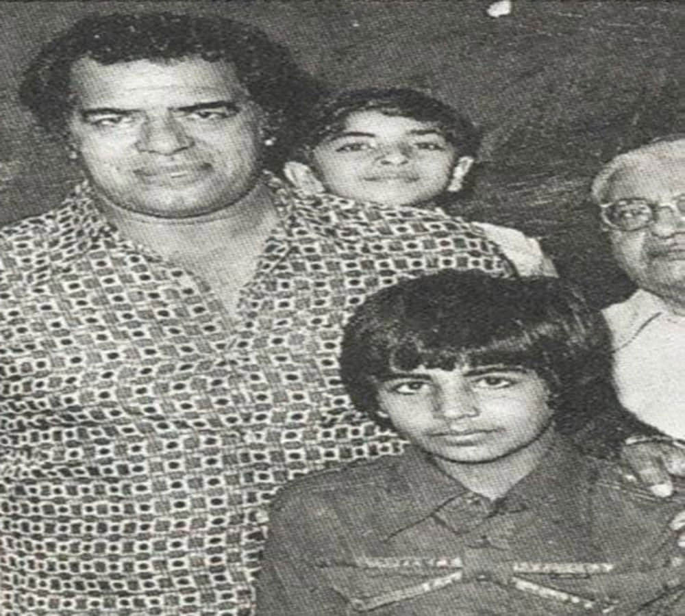 akshay kumar family photo birthday special