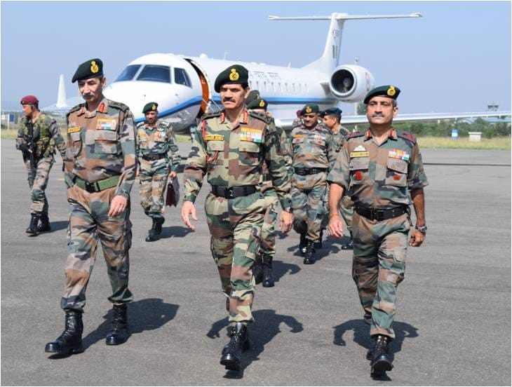 ARMY CHIEF REVIEWS SECURITY SITUATION IN KASHMIR.