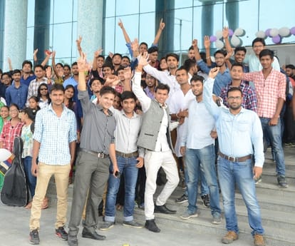 Eight students expelled from BBAU.