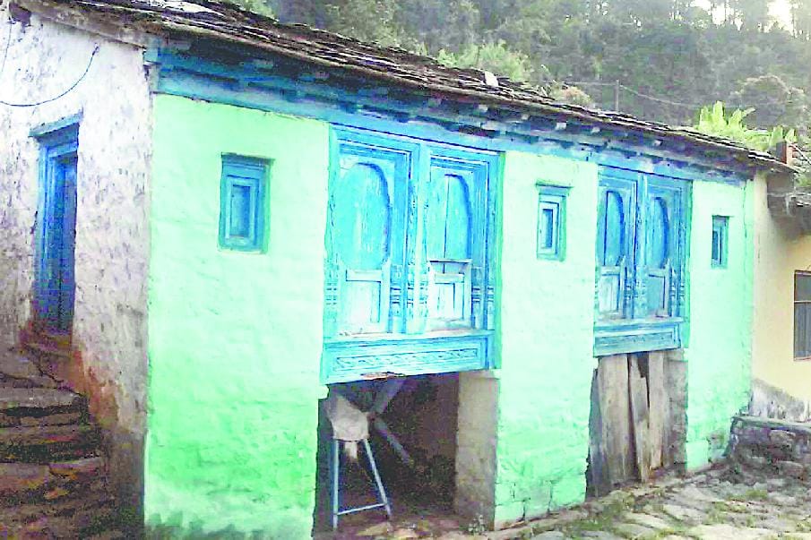 Gulzar is now deserted ever