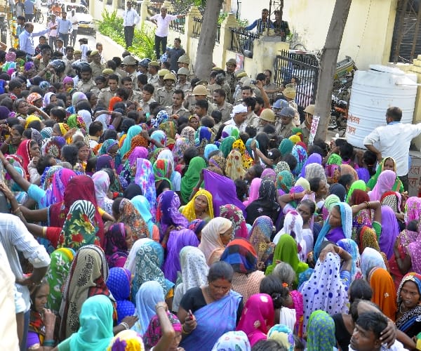 Lathicharge at women in Lucknow.