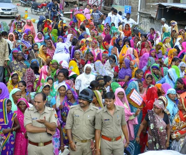 Lathicharge at women in Lucknow.