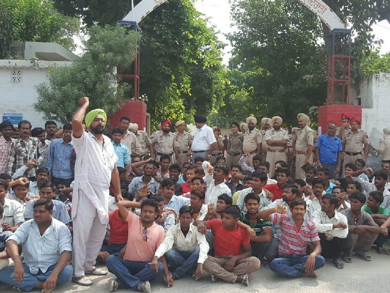 clash, clash between labour and police, ludhiana clash