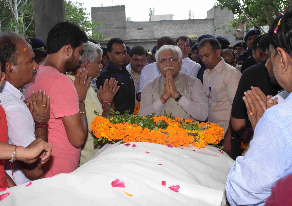 manish grover, minister, chief minister, manish grovers's mother furnal, rohtak