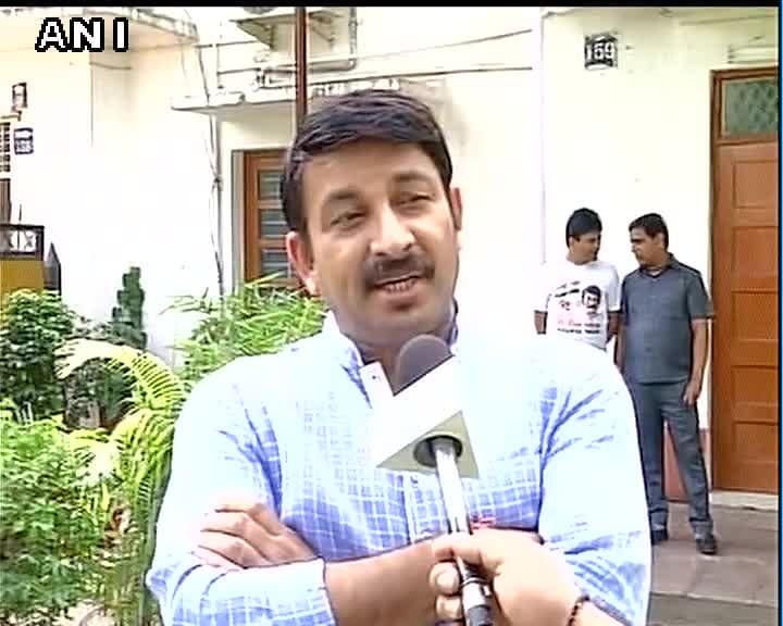  'Kapil Sharma is already enjoying achche din as he pays Rs 15 cr tax’, says manoj tiwari