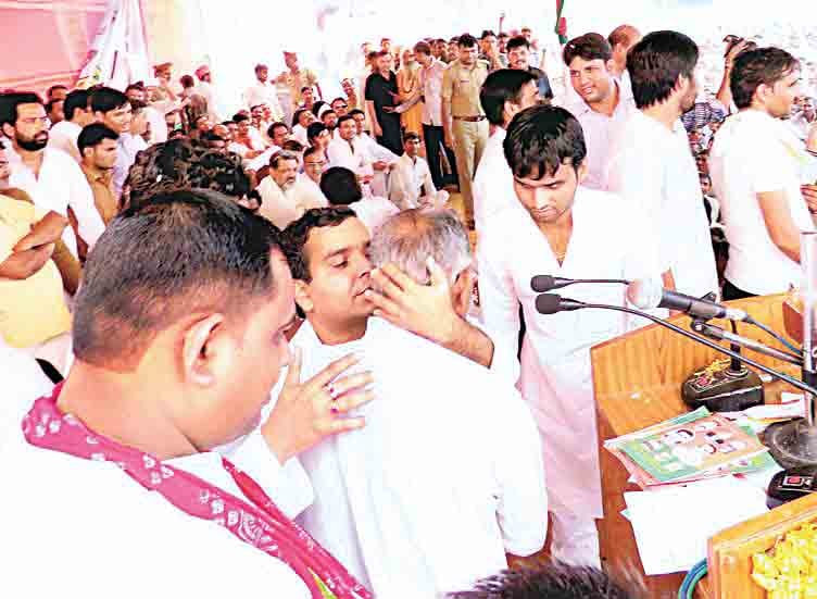 sansad ke samne ubhri spai kunbe ki kalah