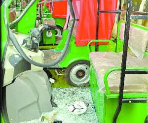 Azam waiting to be junk e-rickshaw