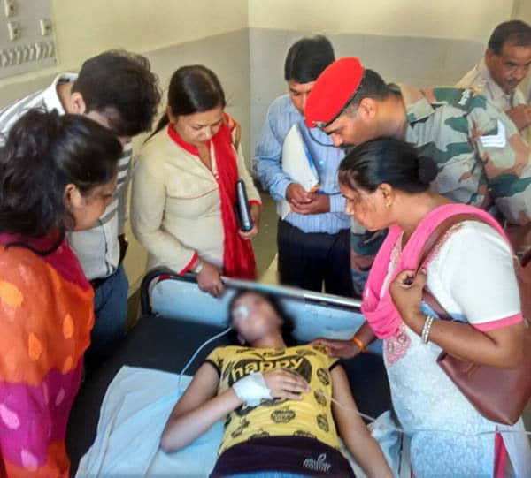 three girls of jalandhar army family fainted on railway station while clicking selfie