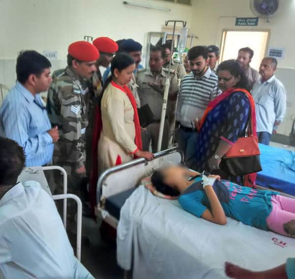 three girls of jalandhar army family fainted on railway station while clicking selfie
