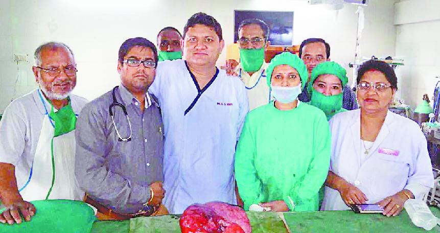 13-pound tumor removed from woman's stomach