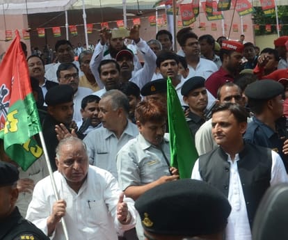 akhilesh yadav addresses youth before yuva sandesh yatra.