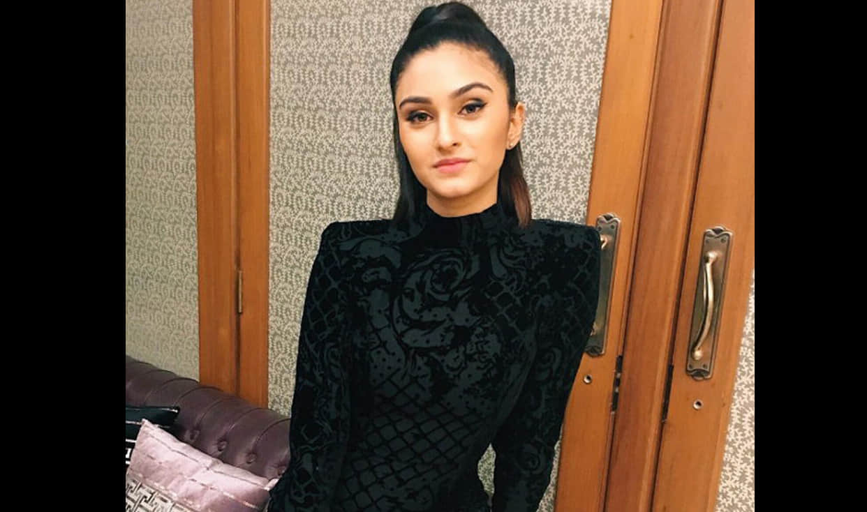javed jafri's daughter Alaviaa hot photos of instagram
