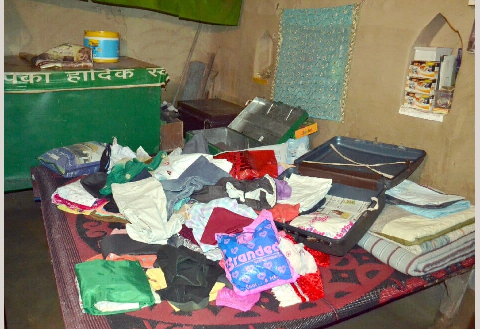 TERROR THIVES .THEFT IN TWO HOUSES 