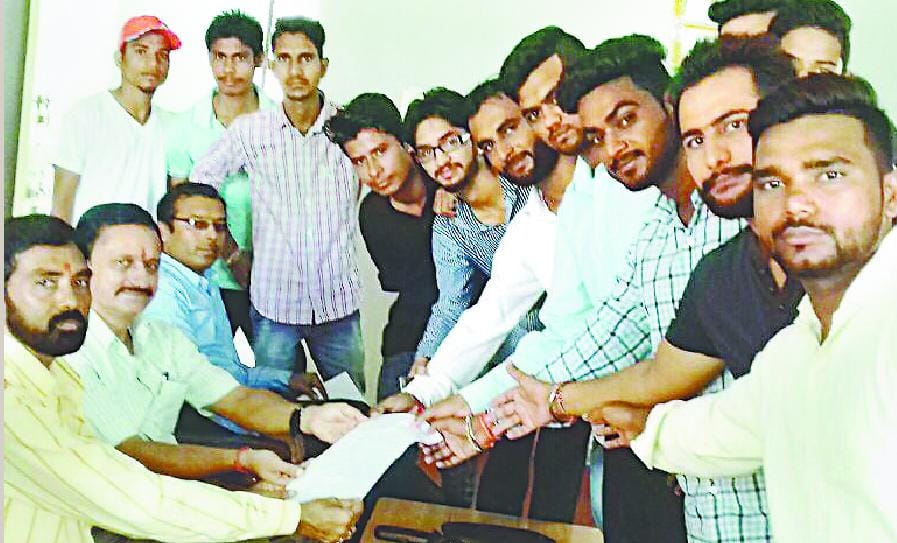 The siege of the principal degree college students