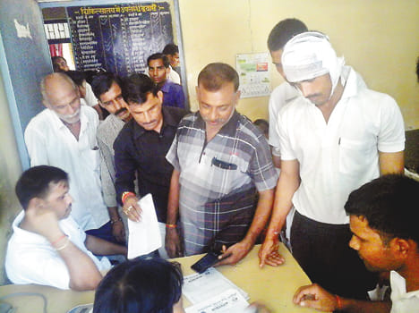 road accident bike ridder dead, mother and son injured