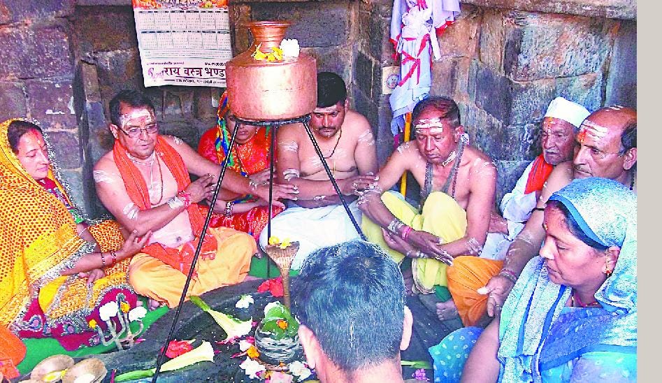 Dola's mother Sunanda, Nanda-round today