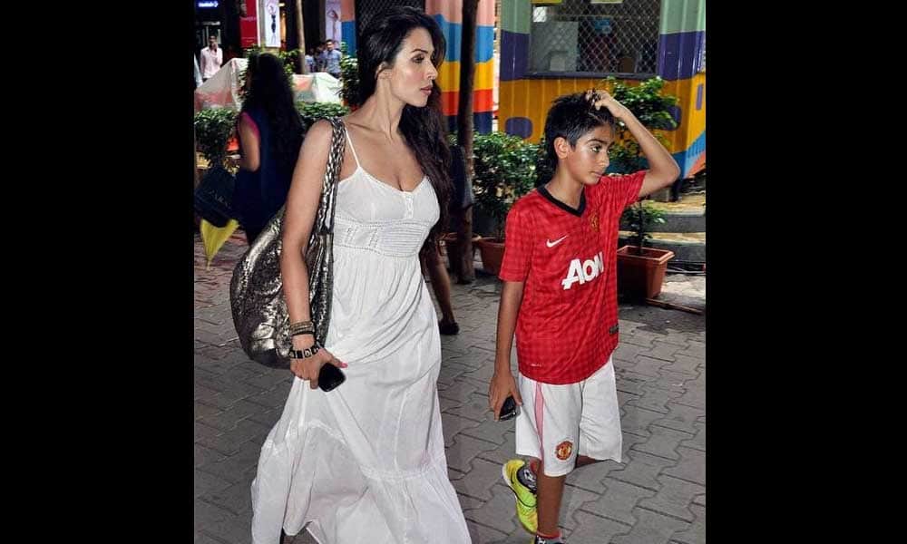 Hot Mummies Of Bollywood