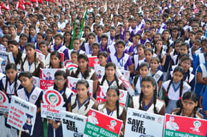Girl with a message of awareness came to the city of Amazon caravan