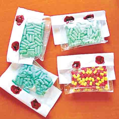 ek antibiotic dawa rang alag