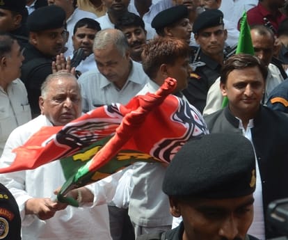  Mulayam singh yadav speaks about ayodhya issue.