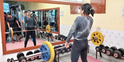 rio olympic medal winner wrestler sakshi malik in akhara for practice after winning bronze