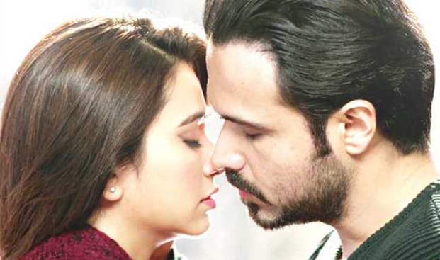 kriti kharbanda kiss schene with imraan hashmi in raaz reboot