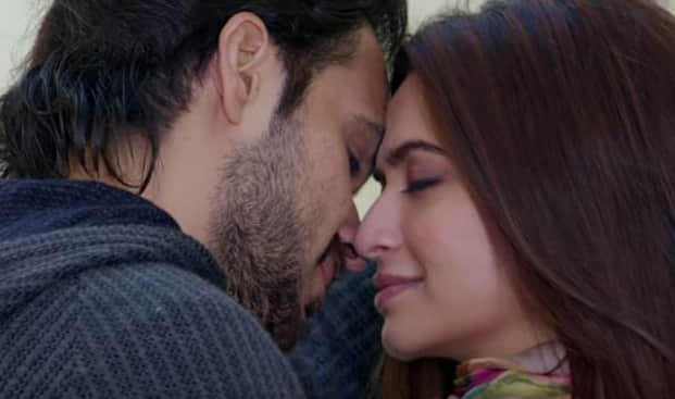 kriti kharbanda kiss schene with imraan hashmi in raaz reboot