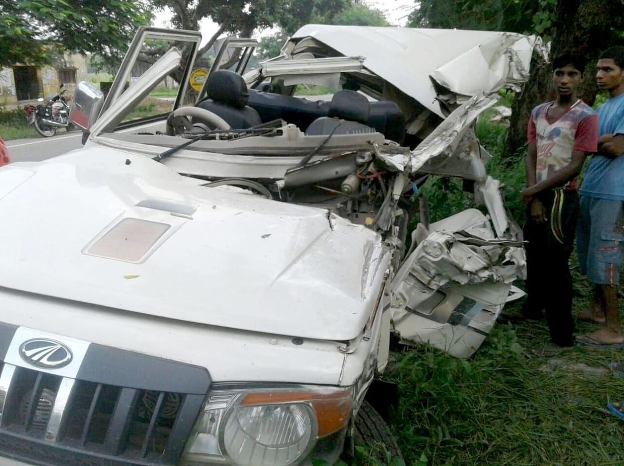  Two killed in truck parked stepping Bolero