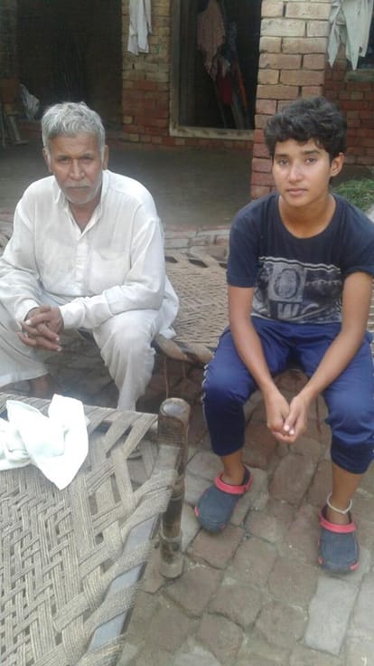 a farmer daughter and 10th class student renu selected for national hockey team