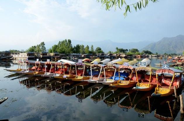 PICS: Kashmir unrest ruining tourism business