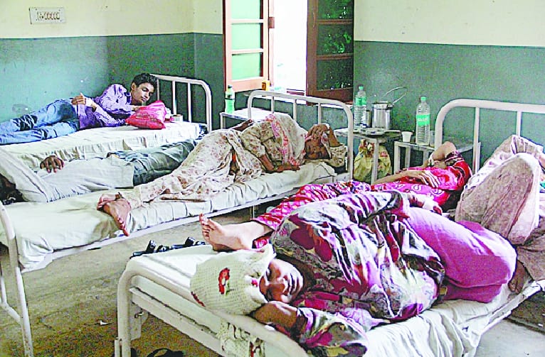 Low lying beds of patients treated on the floor