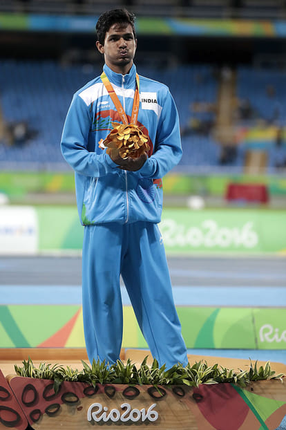 country lauding for Paralympic medalists 