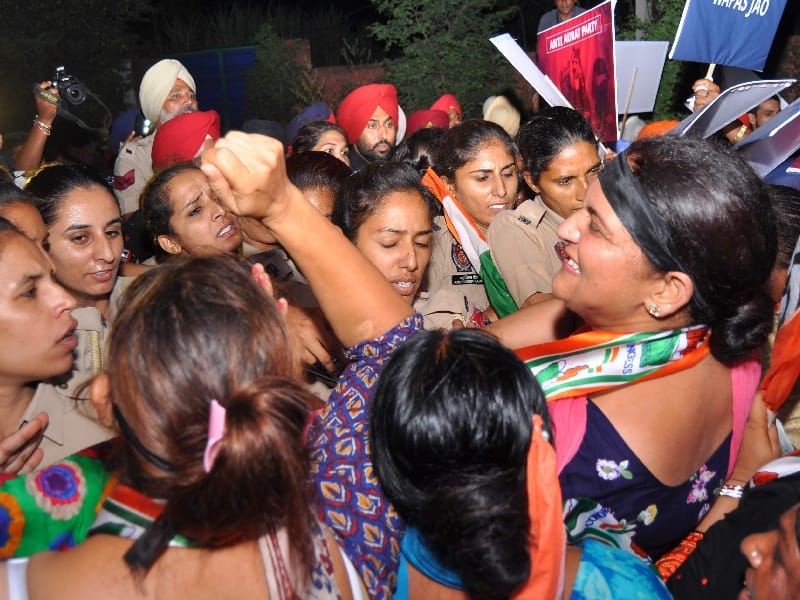 Women's Congress, Arvind Kejriwal, Fury performance, Black Flags showed, Patiala