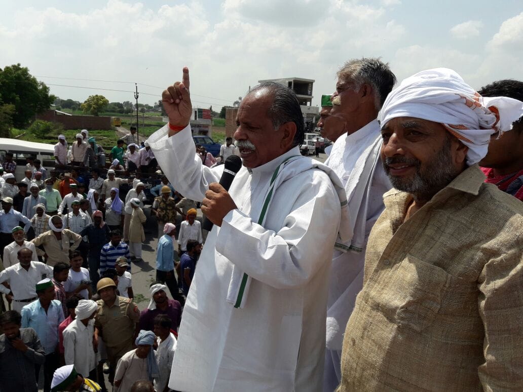 BKU 's performance , the farmers blocked highways Tundla