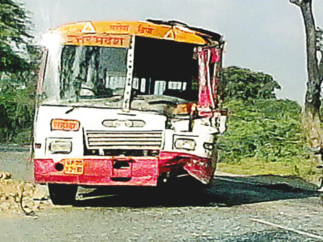 Roadways bus and dumper clash, 12 injured