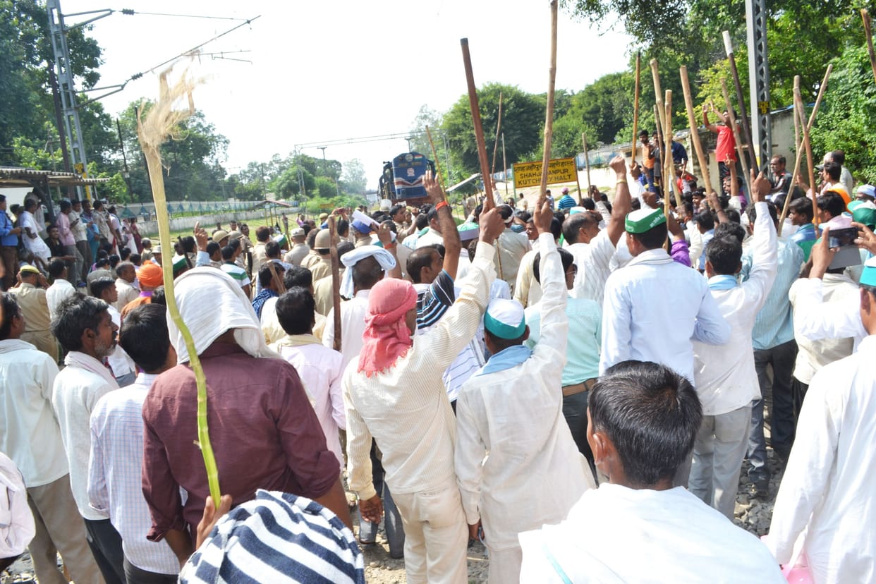 bhakiu stoped train