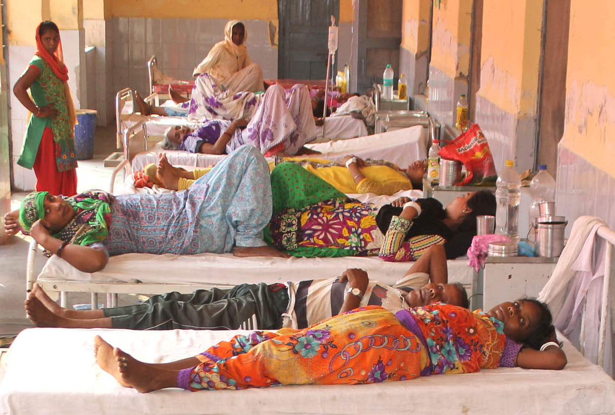 Old woman and two deaths from dengue fever