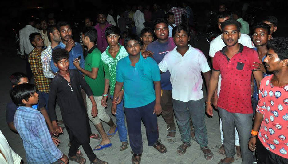 Being idol immersion Eve teasing, Hungama