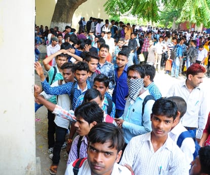 Ruckus in ITI aliganj in Lucknow.