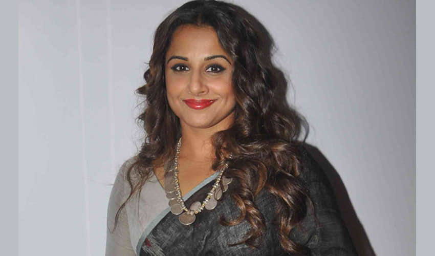 arguement for vidya balan saree in an advertisement