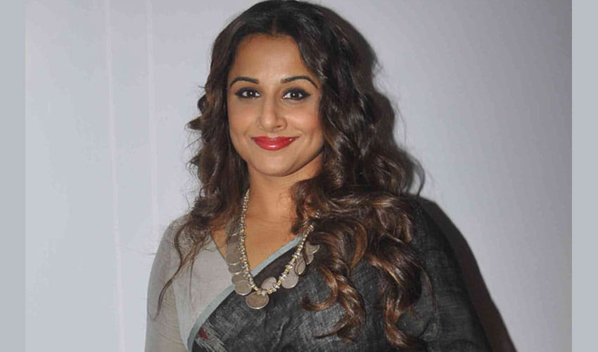 arguement for vidya balan saree in an advertisement