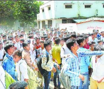 Angry students entered the college and beaten accused of molesting