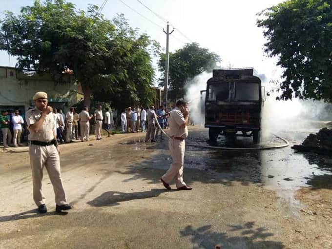 Girl crushed by the truck, set on fire by angry people, see photos