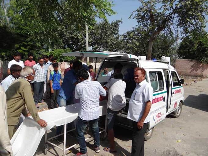 Girl crushed by the truck, set on fire by angry people, see photos