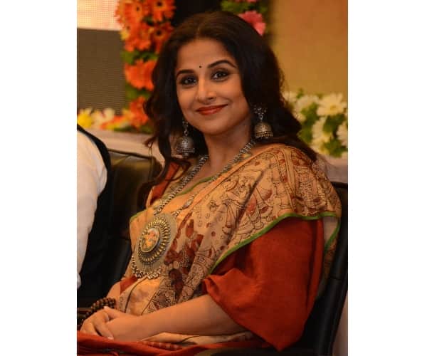 Ruckus over colour of vidya balan's saree.