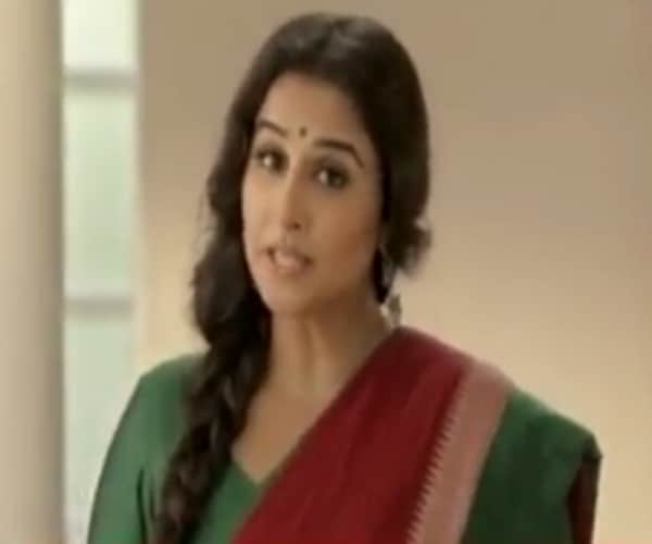Ruckus over colour of vidya balan's saree.