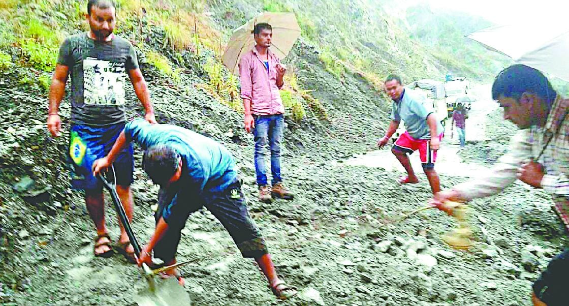 Getting eight hours off-site road Munsyari