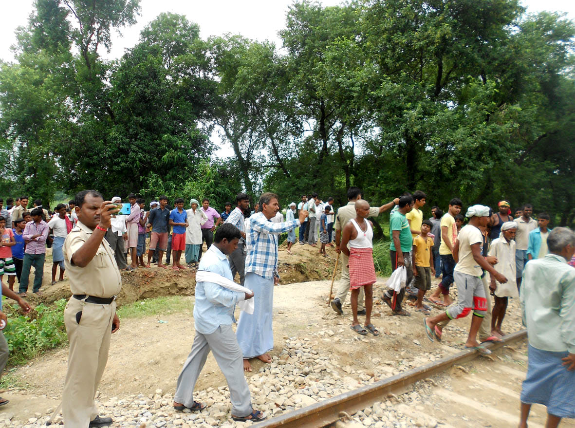 The blockade by villagers