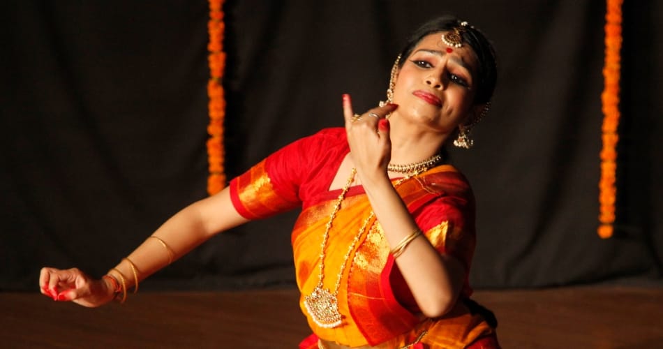 delhi classical dancer priya bharatnatyam performance in prachin kala kendra chandigarh