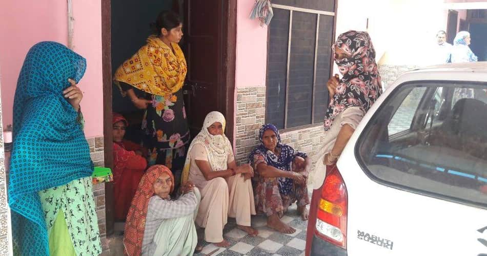 couple dead body, married lady and boy found dead in room in sonipat of haryana